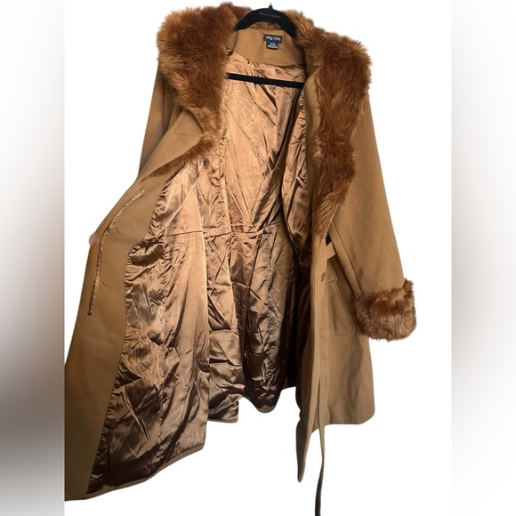City Chic Women's Tan Faux Fur Trim Coat plus size XL/22 - Picture 7 of 10